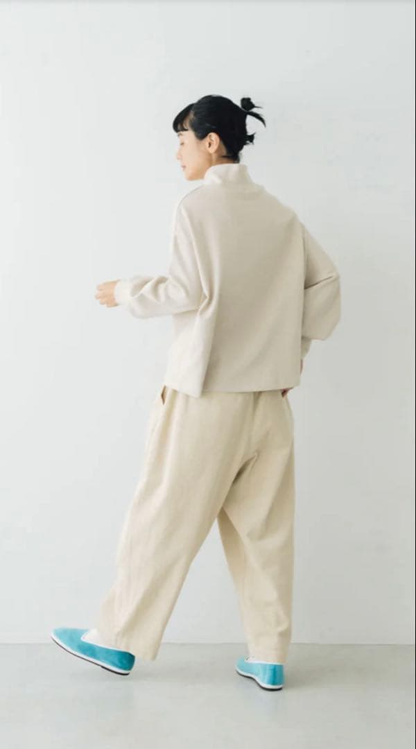 くらすこと+to ハイネックプルオーバー　ベージュ