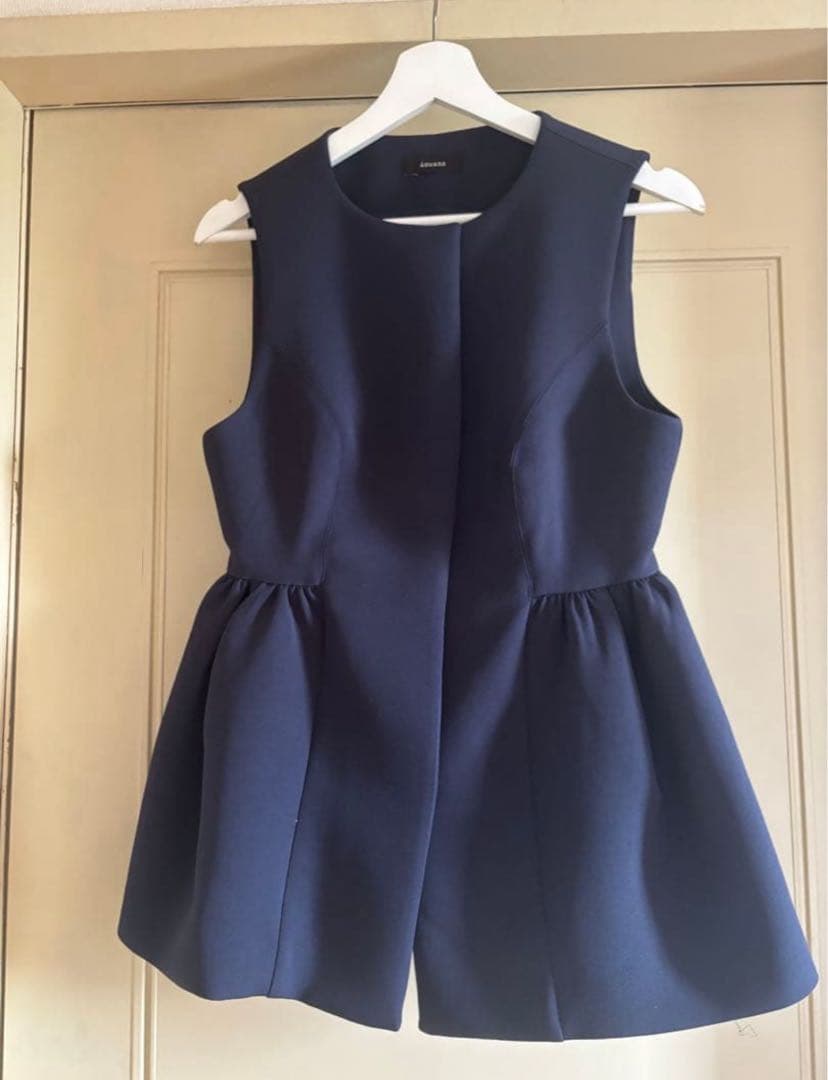 anuans ペプラムジレ sサイズ　限定色ネイビー