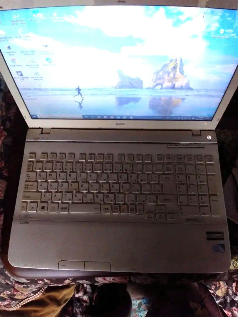 NEC LaVie 15.6インチ ノートPC
