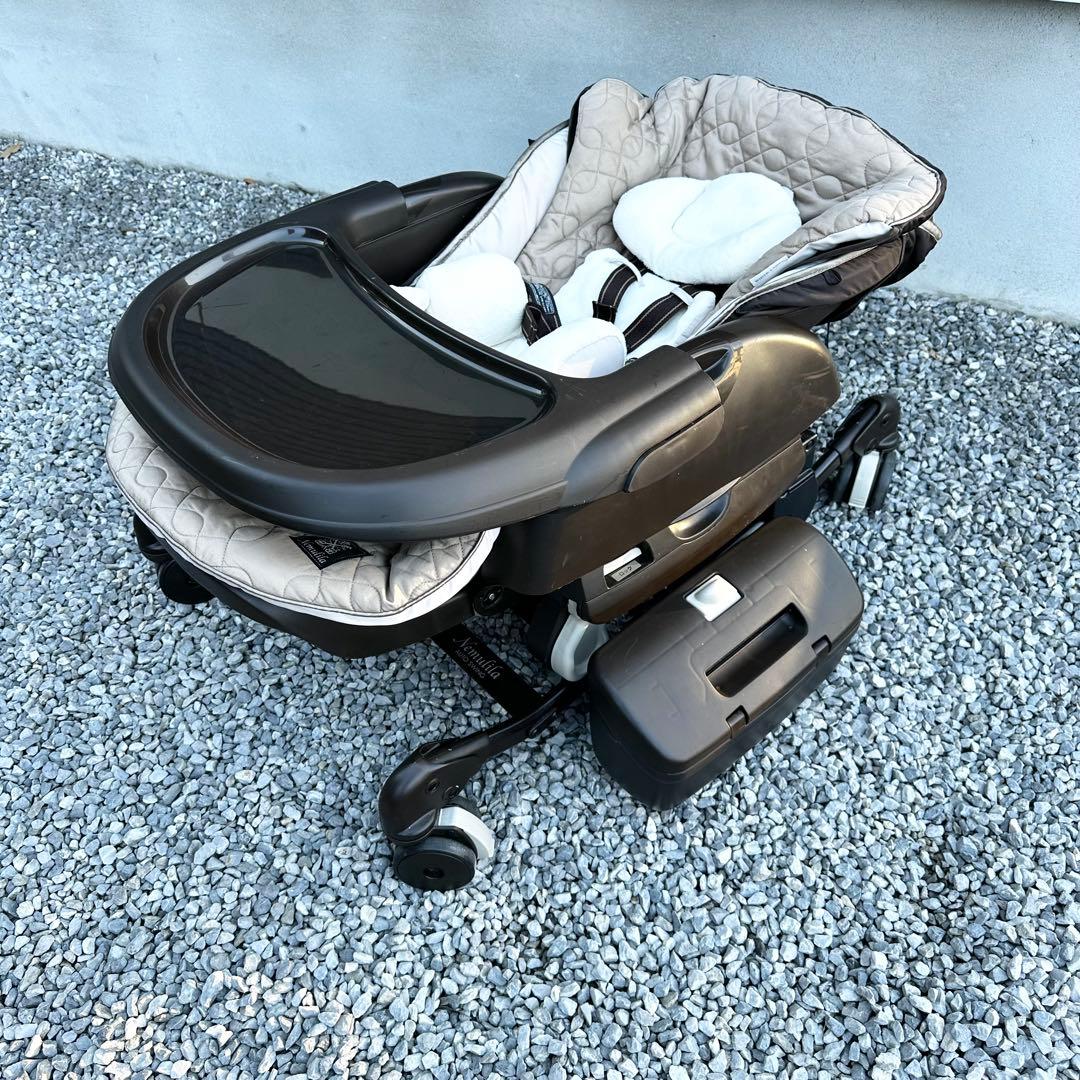 【美品】コンビ　ネムリラ　オートスウィング　ホワイトレーベル　ハイローチェア