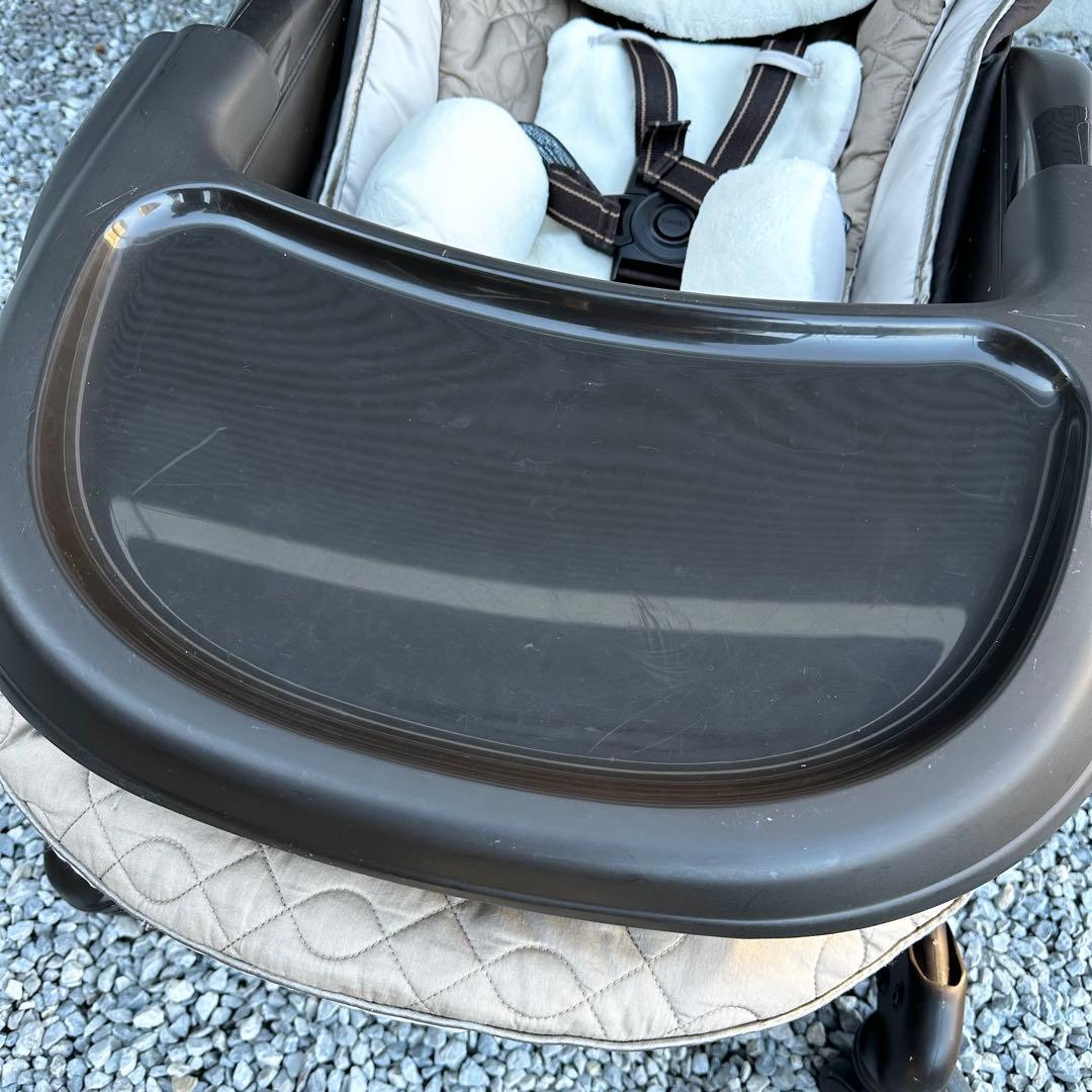 【美品】コンビ　ネムリラ　オートスウィング　ホワイトレーベル　ハイローチェア