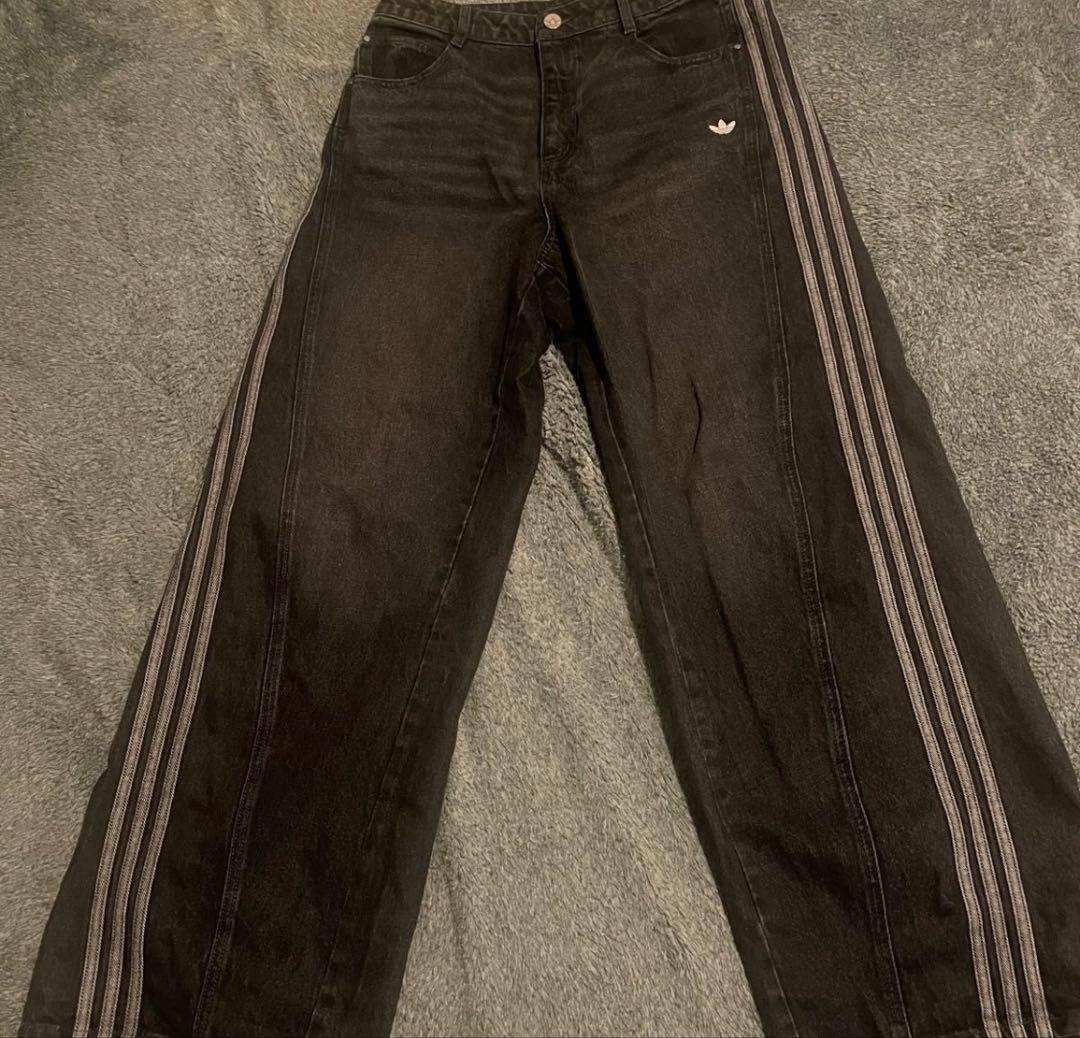 試着のみ　adidasデニム　32サイズ