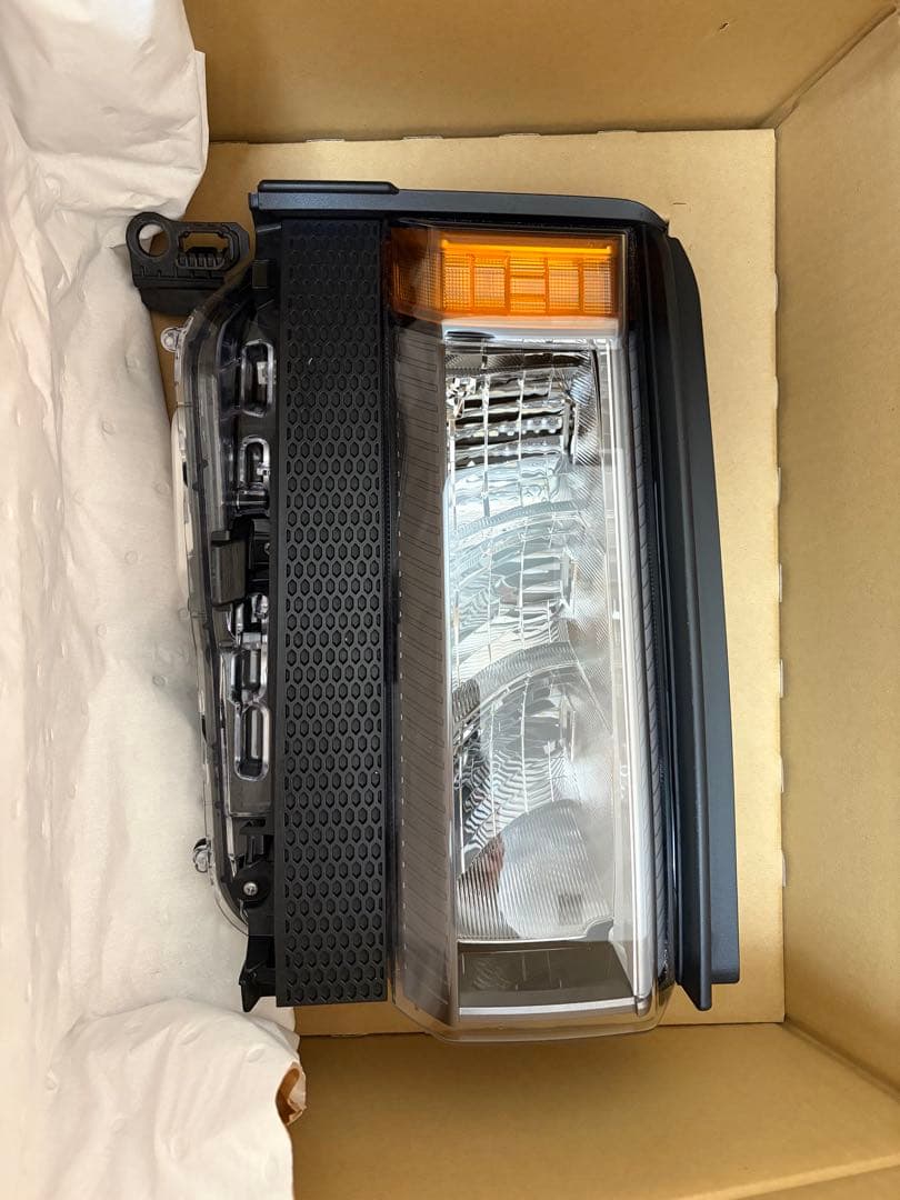 【送料込】新品未使用 ランクル250VX 純正角目ヘッドライト 2個セット