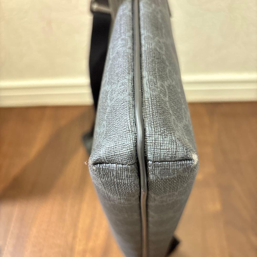GUCCI ショルダーバッグ 黒 GGパターン メッセンジャーバッグ