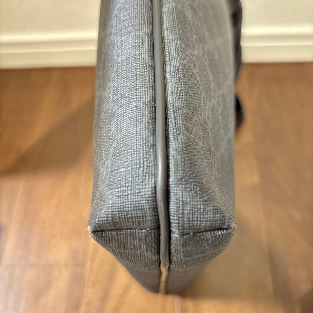 GUCCI ショルダーバッグ 黒 GGパターン メッセンジャーバッグ