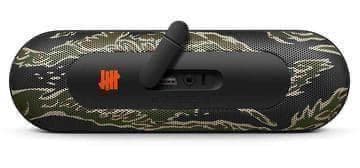 beats Pill+コラボUNDEFEATEDリミテッドエディション カモ柄