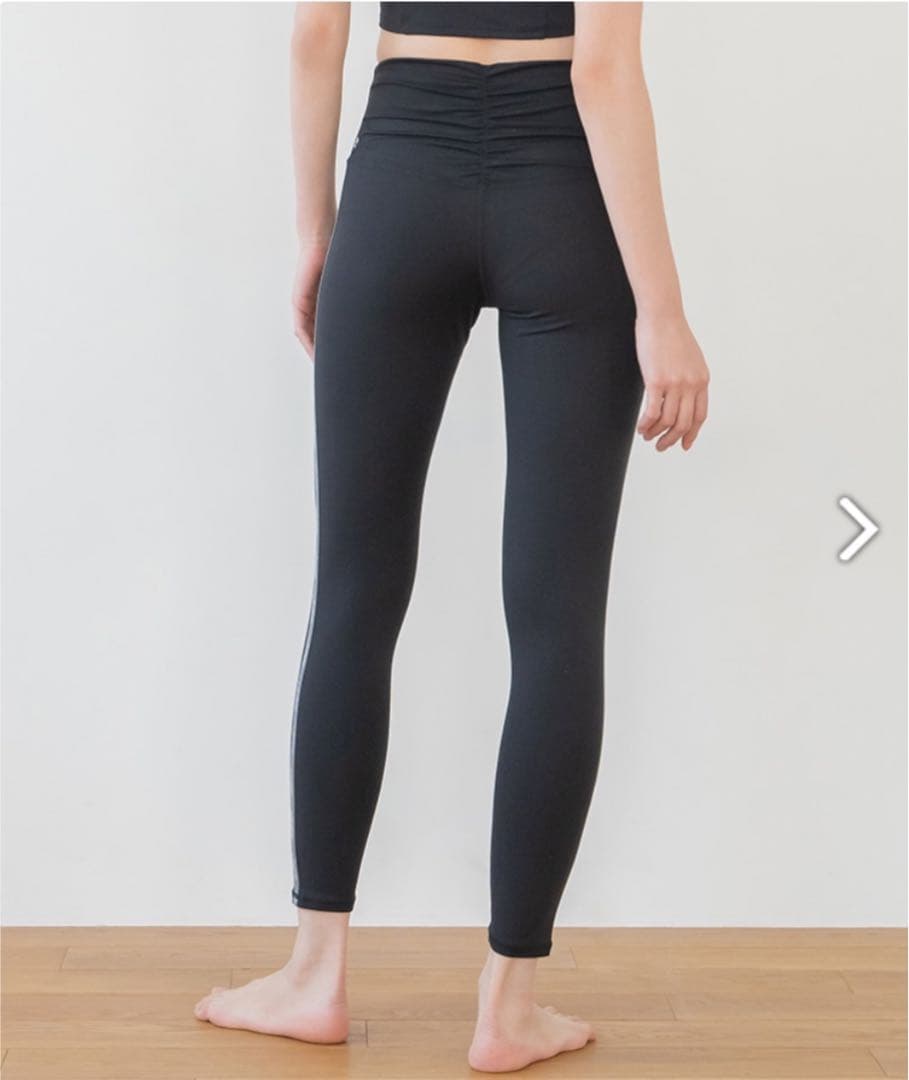 Mサイズ【SUKALA】バックギャザーレギンス