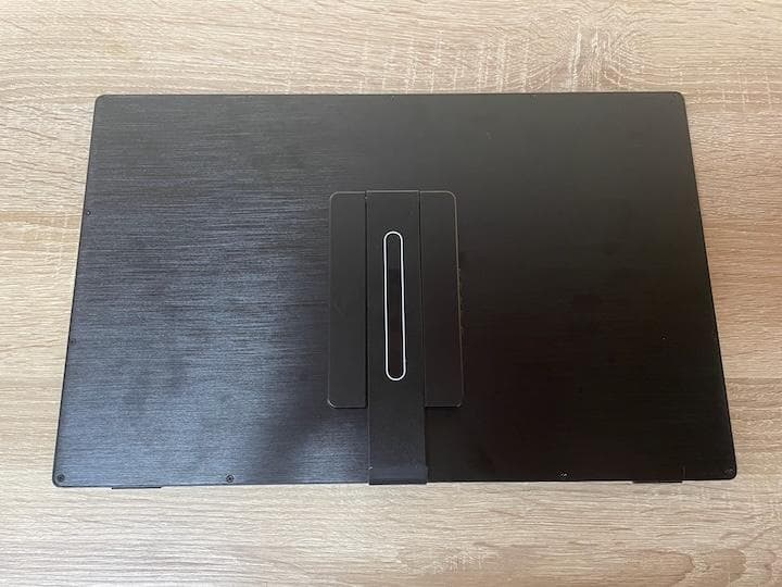 15.6インチ 300Hz FHDゲーミングモバイルディスプレイ