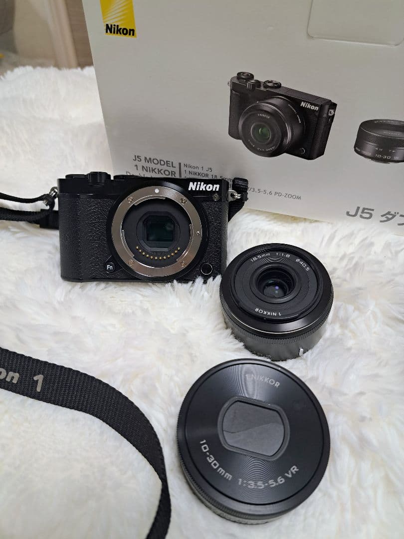 ★極美品★Nikon 1 J5 ダブルレンズキット★希少ブラック★J5WLKBK