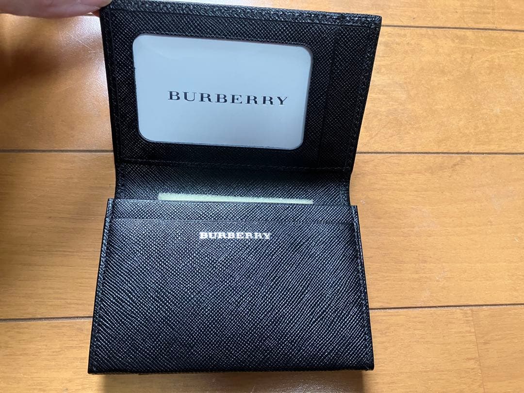 BURBERRY バーバリー　名刺入れ・パスケース・定期入れ