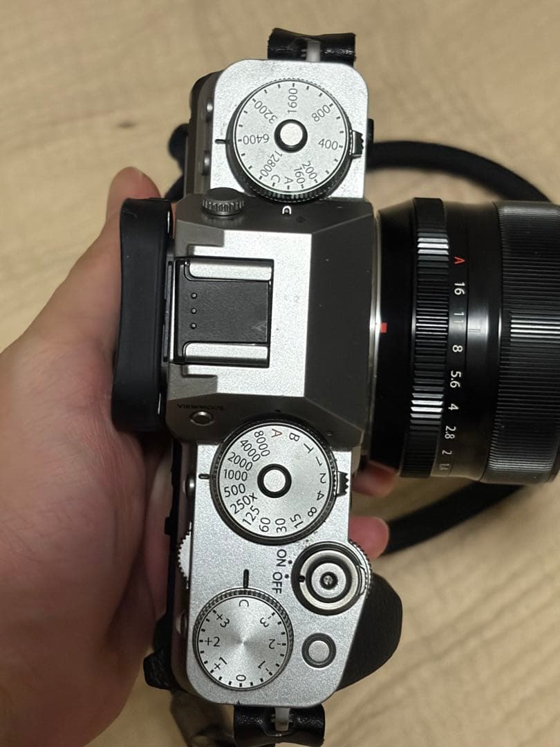 ア*イ様 Fujifilm X-T4 シルバー 付属品完備　ミラーレス一眼 本体