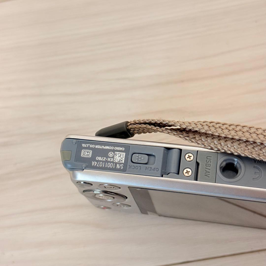 美品　カシオ EXILIM EX-Z780コンパクトデジタルカメラ