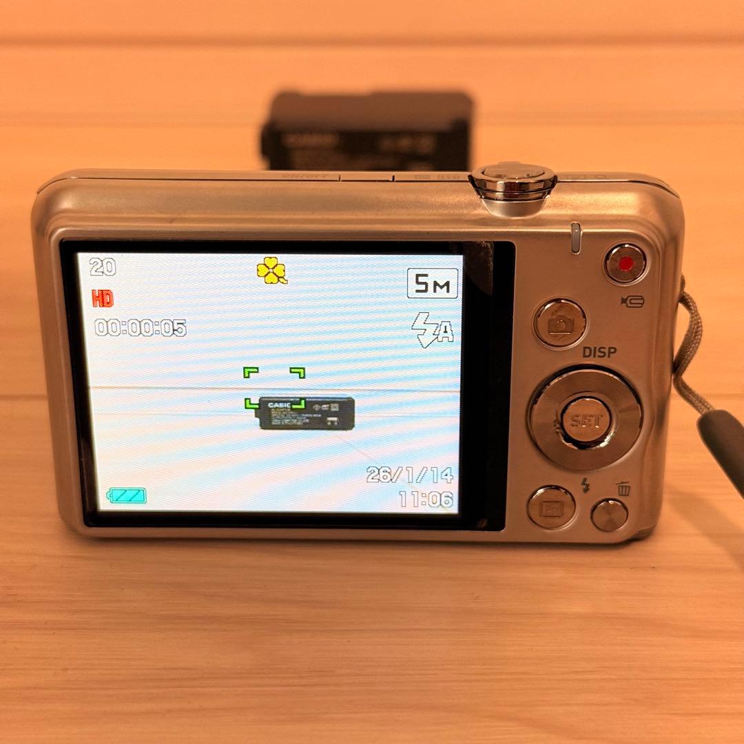 美品　カシオ EXILIM EX-Z780コンパクトデジタルカメラ