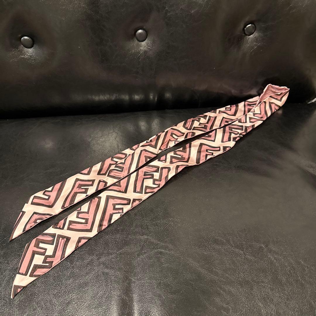 FENDI WRAPPY ラッピー ズッカ ロゴ シルク スカーフ ピンク