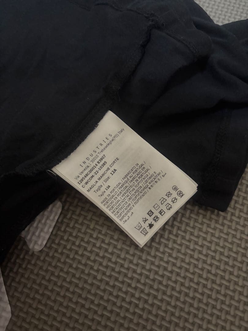 MONCLER ブラック 半袖Tシャツ　ビッグロゴ