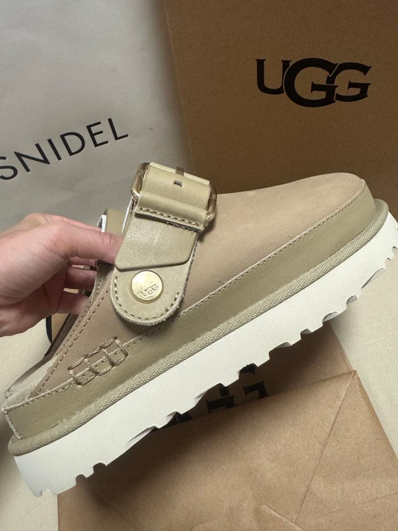 UGG×SNIDEL
