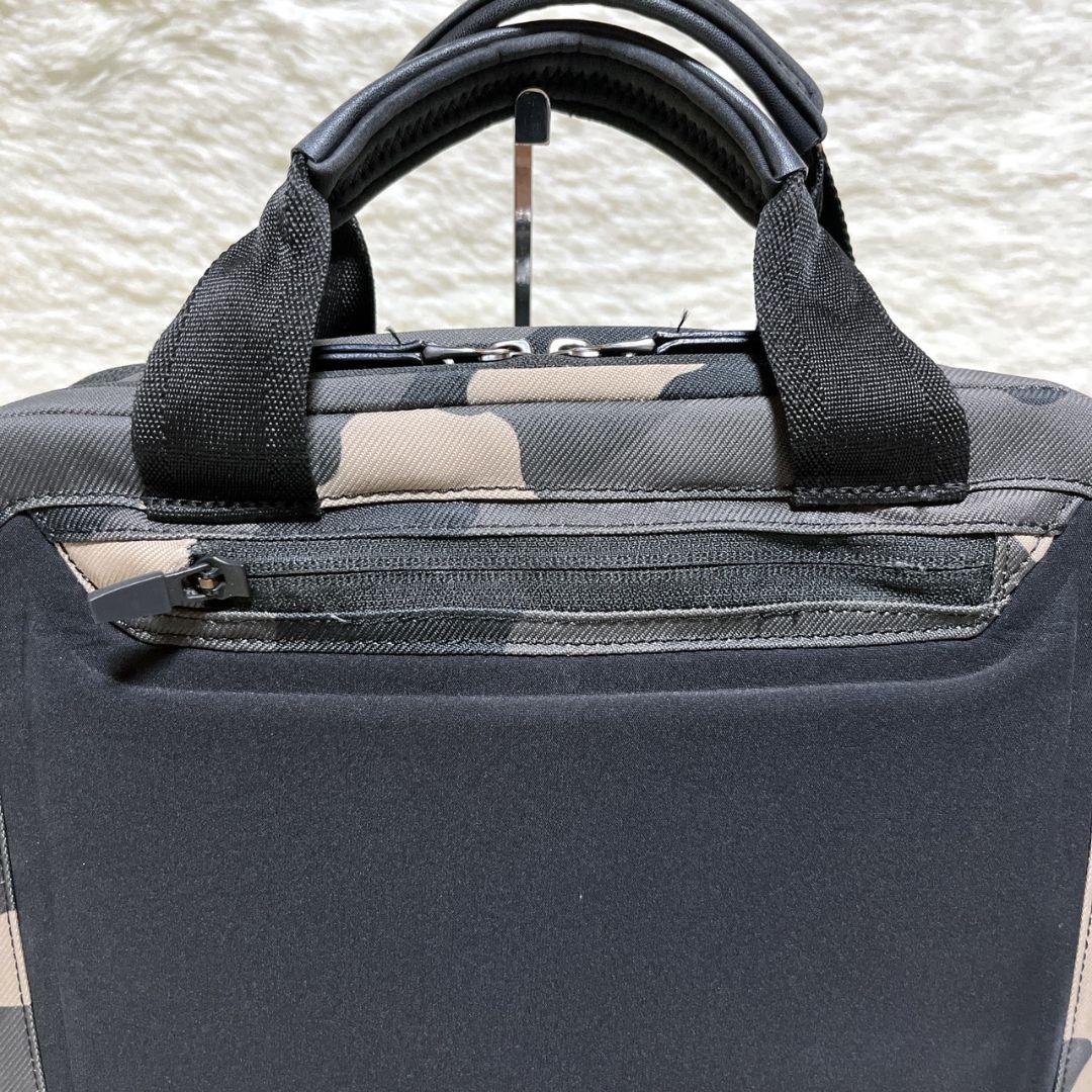 ​【本日限定価格】 コールハーン ゼログランド 2in1 バックパック 迷彩