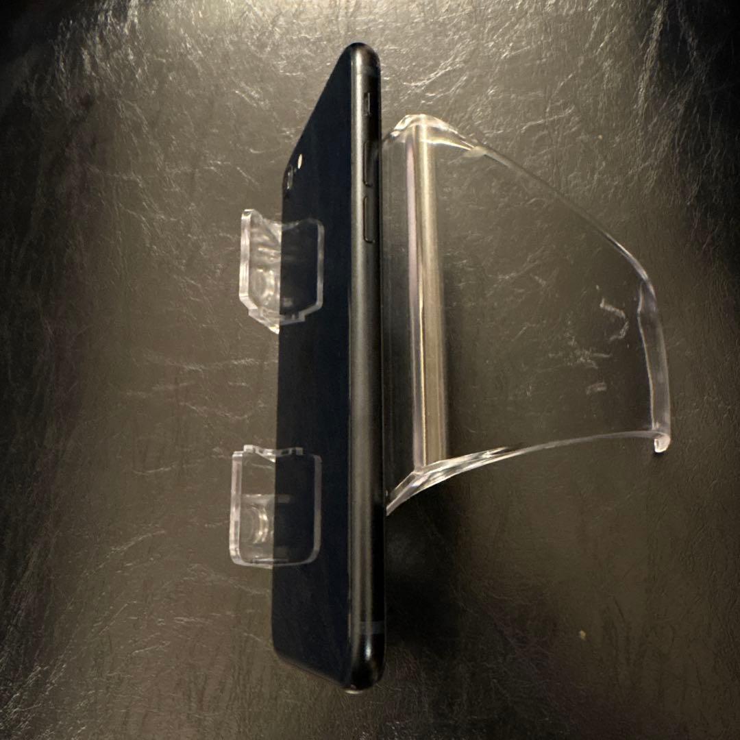 Apple iPhone SE 64GB 第3世代　ミッドナイト