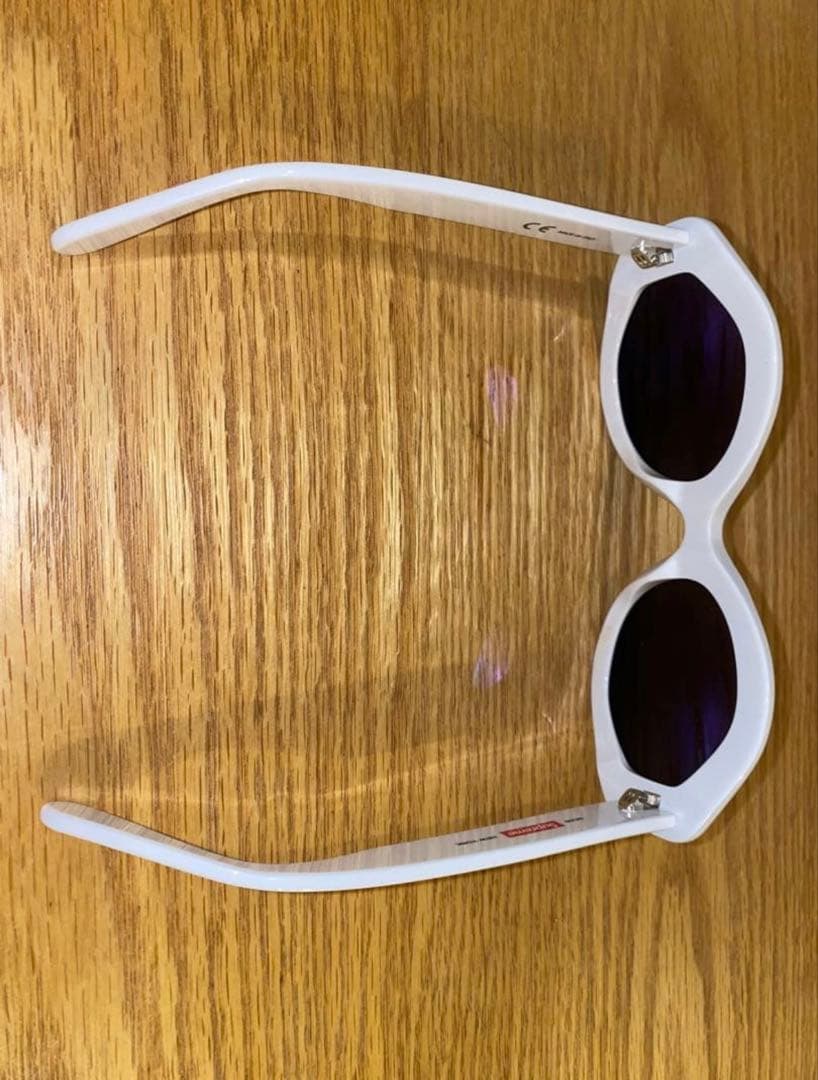 小物 supreme Nomi Sunglasses White