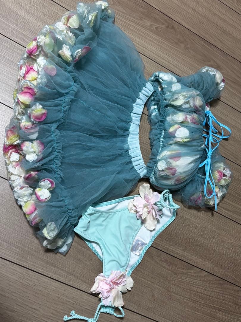 チュアンピサマイ チュールオフショルダー水着