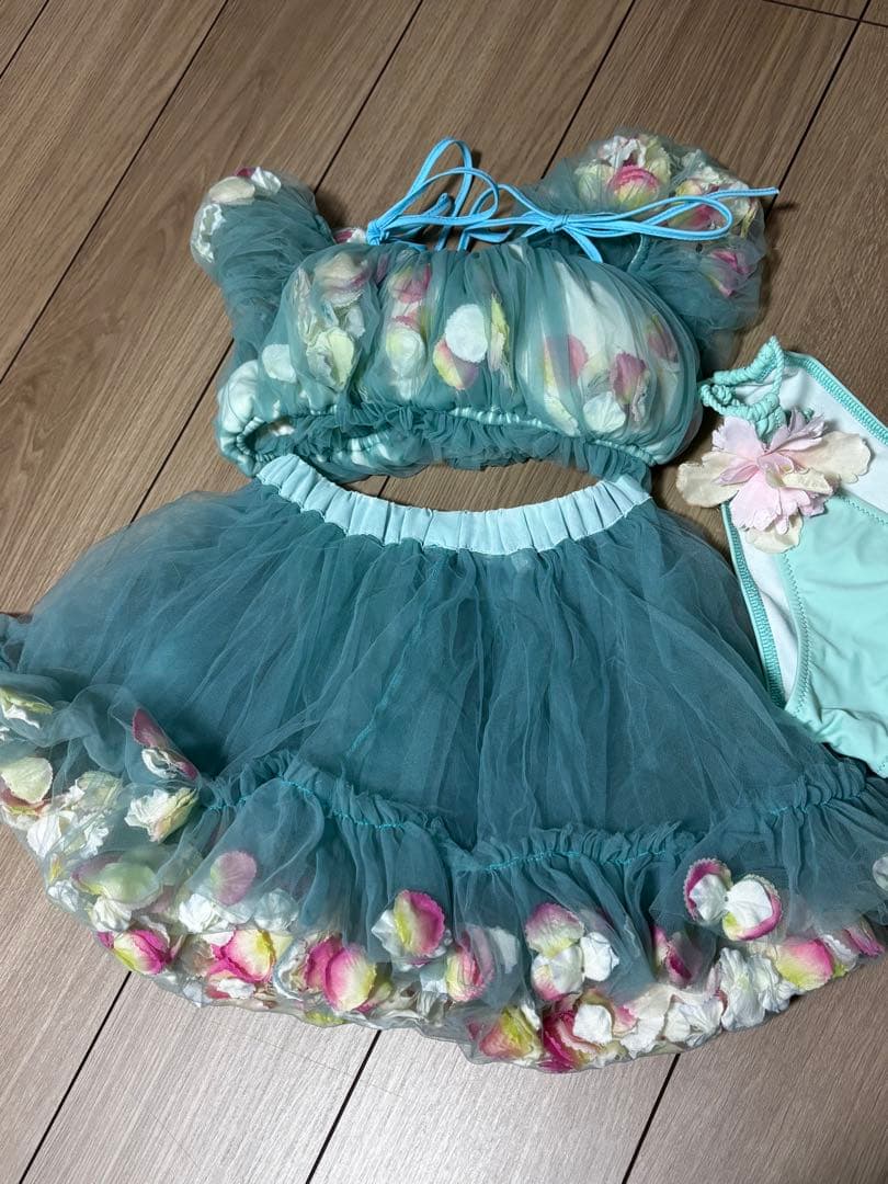 チュアンピサマイ チュールオフショルダー水着