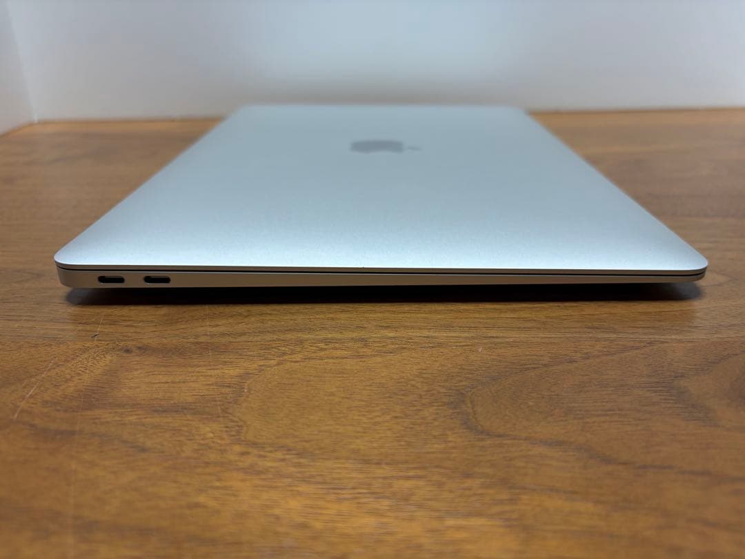 美品❗️MacBook Air 2020 intel Windows シルバー