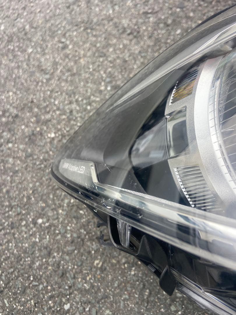 純正右ヘッドライト5シリーズF 10F11ライト