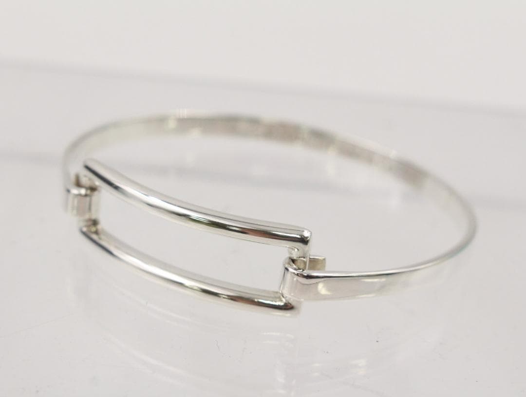 Tiffany & Co. シルバーバングル 専用ポーチ付き