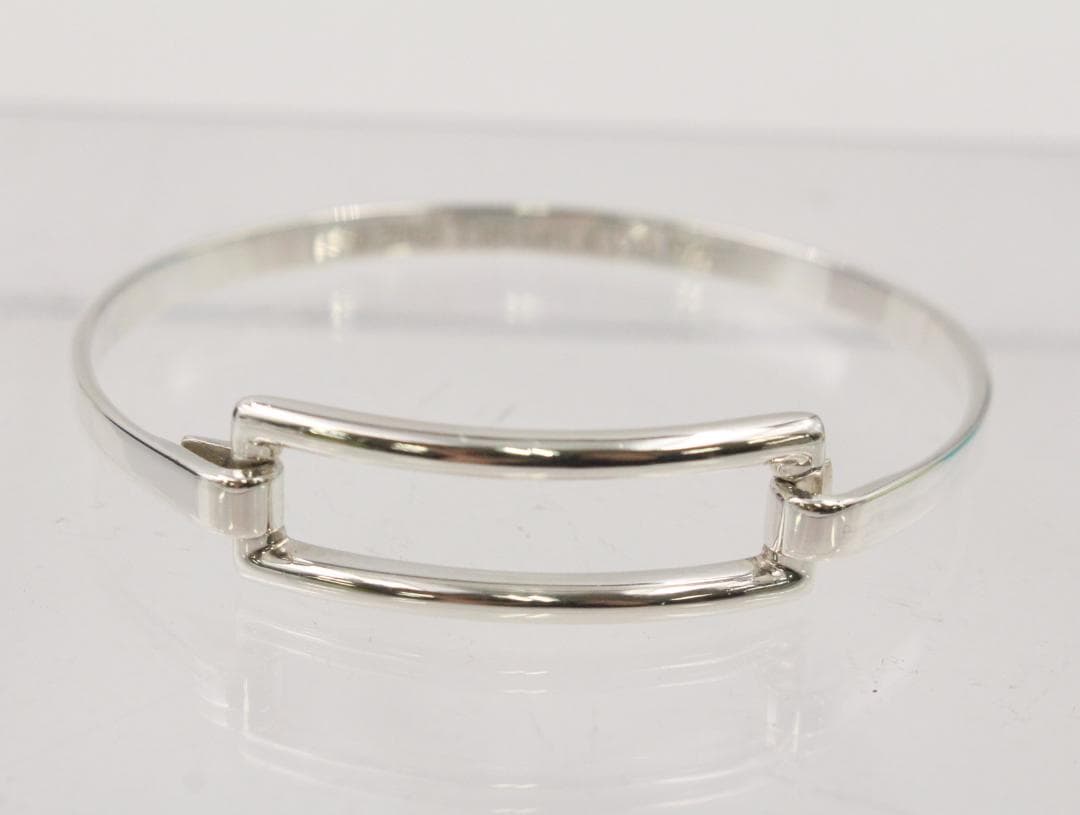 Tiffany & Co. シルバーバングル 専用ポーチ付き