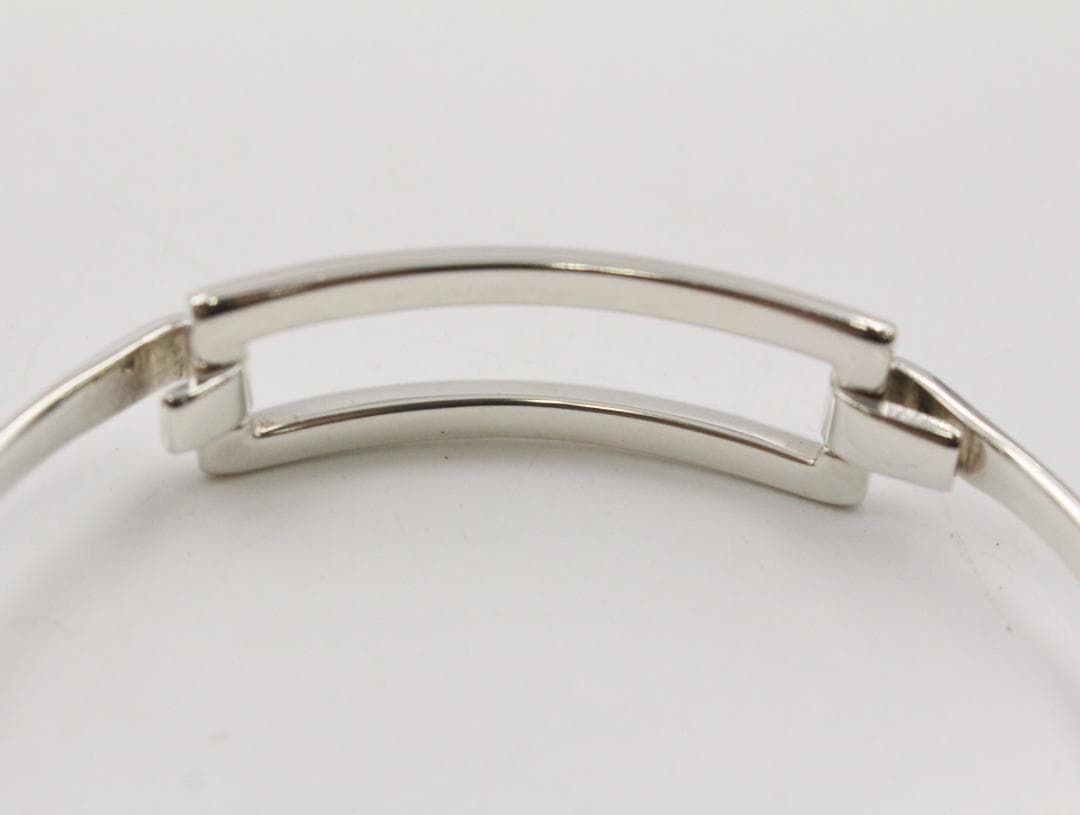 Tiffany & Co. シルバーバングル 専用ポーチ付き