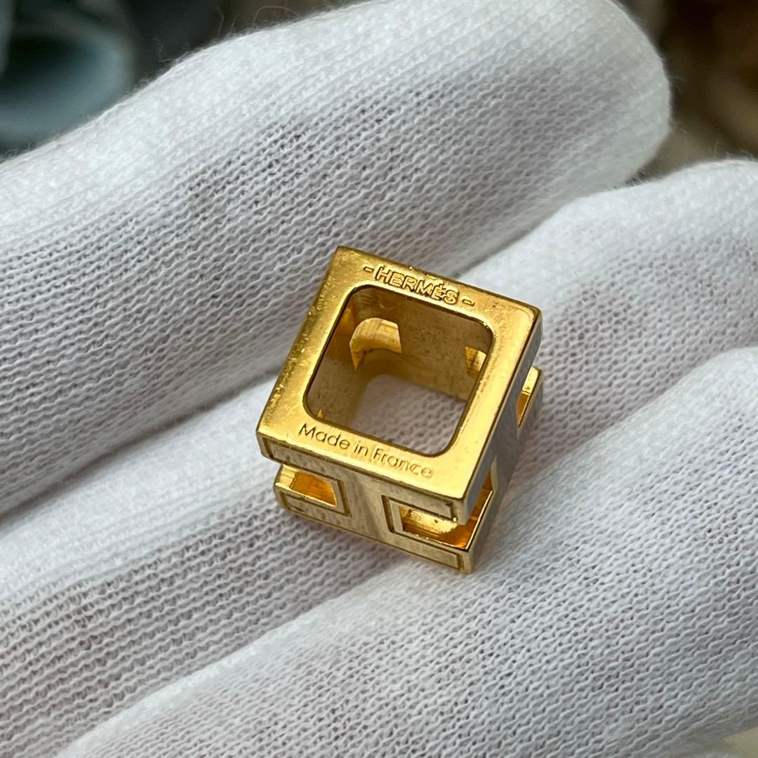 エルメス カージュドアッシュ Hキューブ アイボリー ゴールド ペンダントトップ