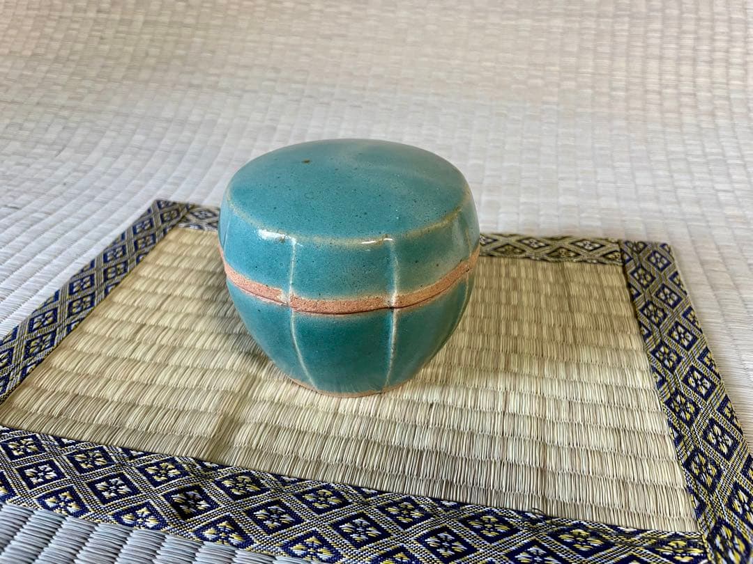 濱田晋作　青釉面取蓋物