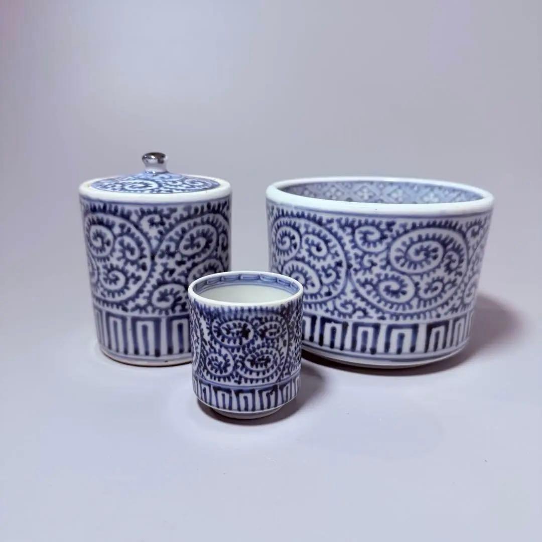 江戸時代　古伊万里　染付蛸唐草文様蓋物　緻密な絵付　大人気図柄　古器を楽しむ