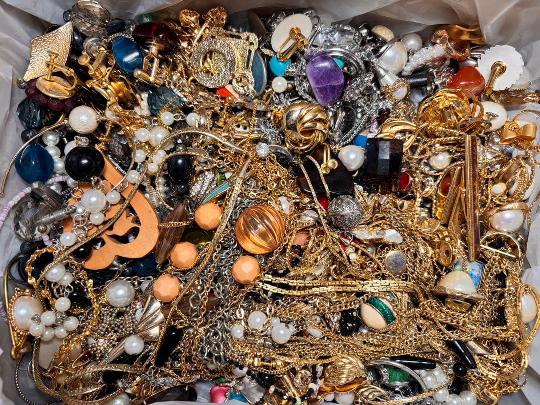 アクセサリー大量まとめ売り　7.5kg ジャンク