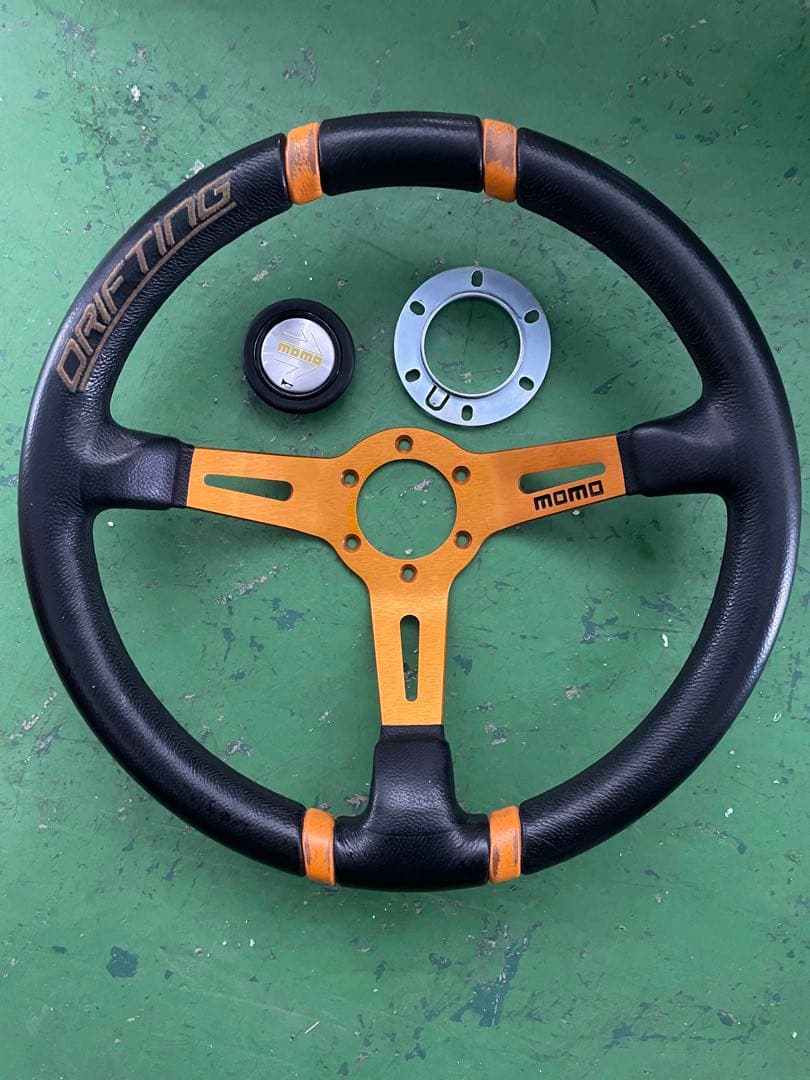 momo DRIFTING ステアリング 本体