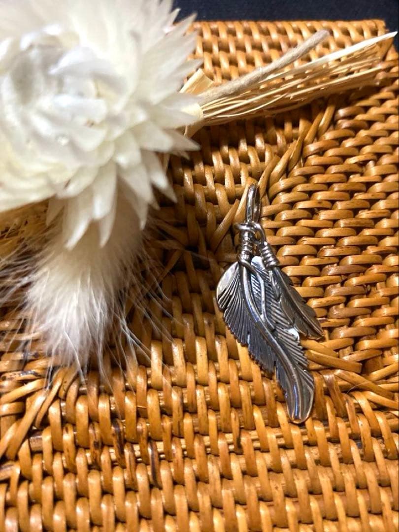 インディアンジュエリー　ハーヴィーメイスシルバーペンダントトップ　フェザー