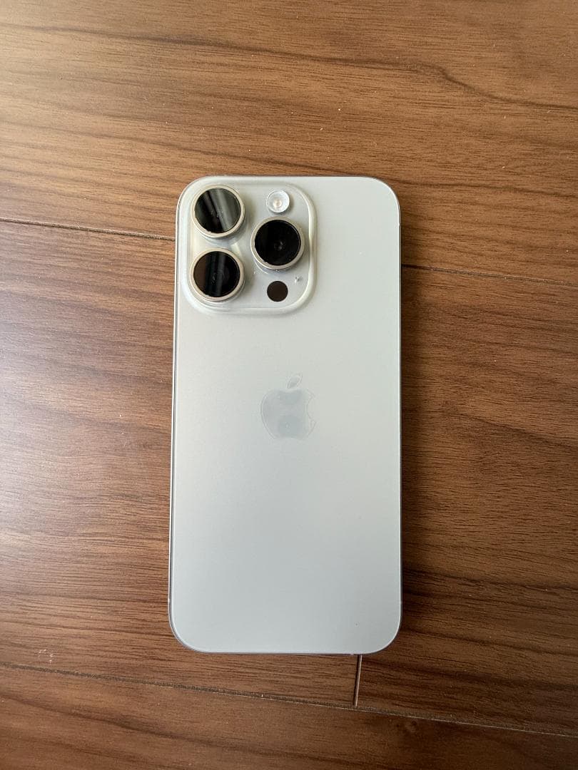 【比較的美品】iPhone 15 Pro 256GB ナチュラルチタニウム