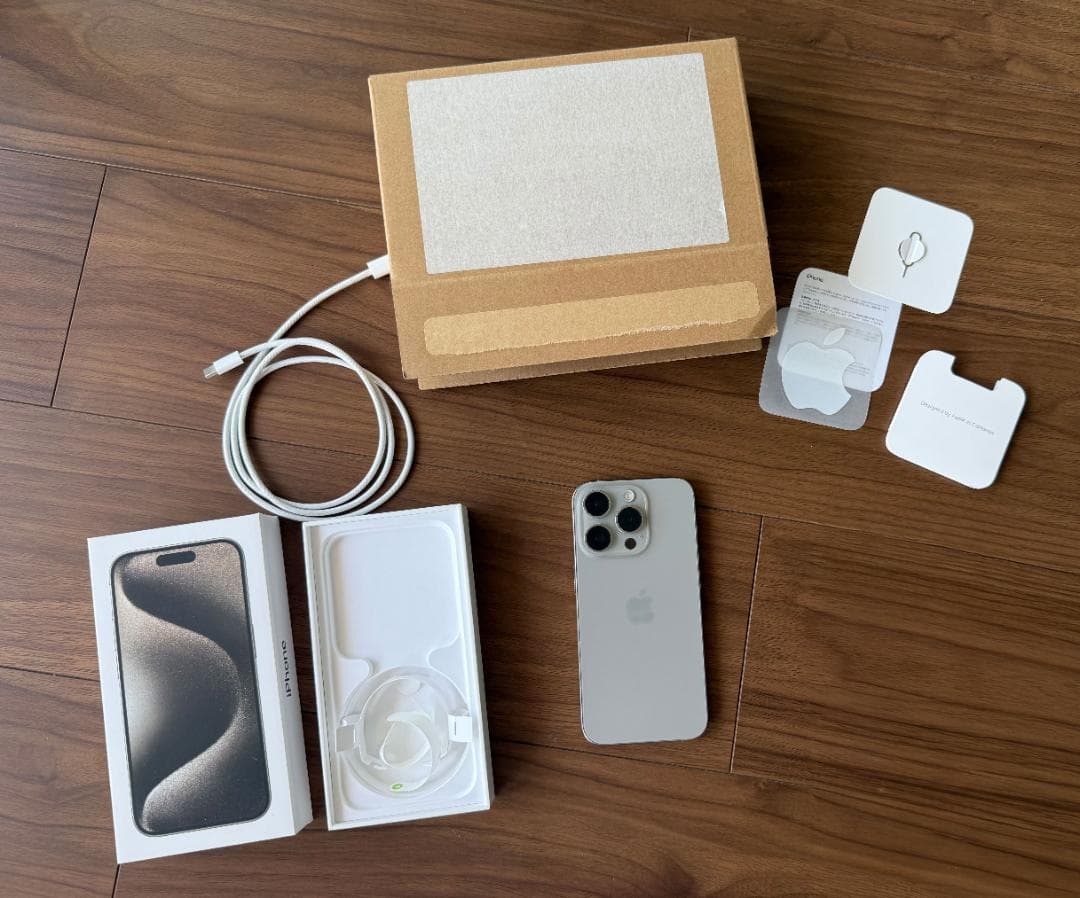 【比較的美品】iPhone 15 Pro 256GB ナチュラルチタニウム