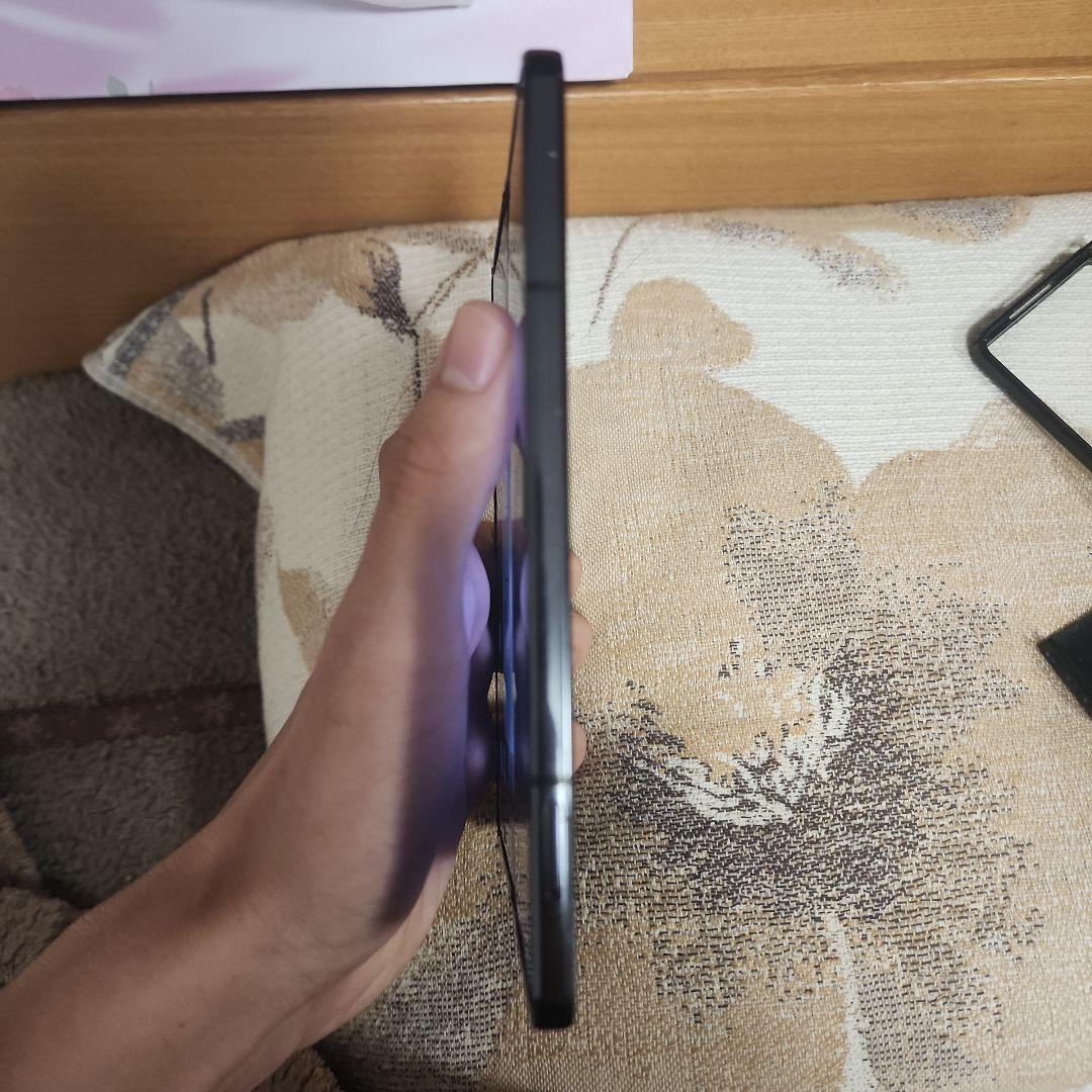 Samsung Galaxy Z Fold 4 本体