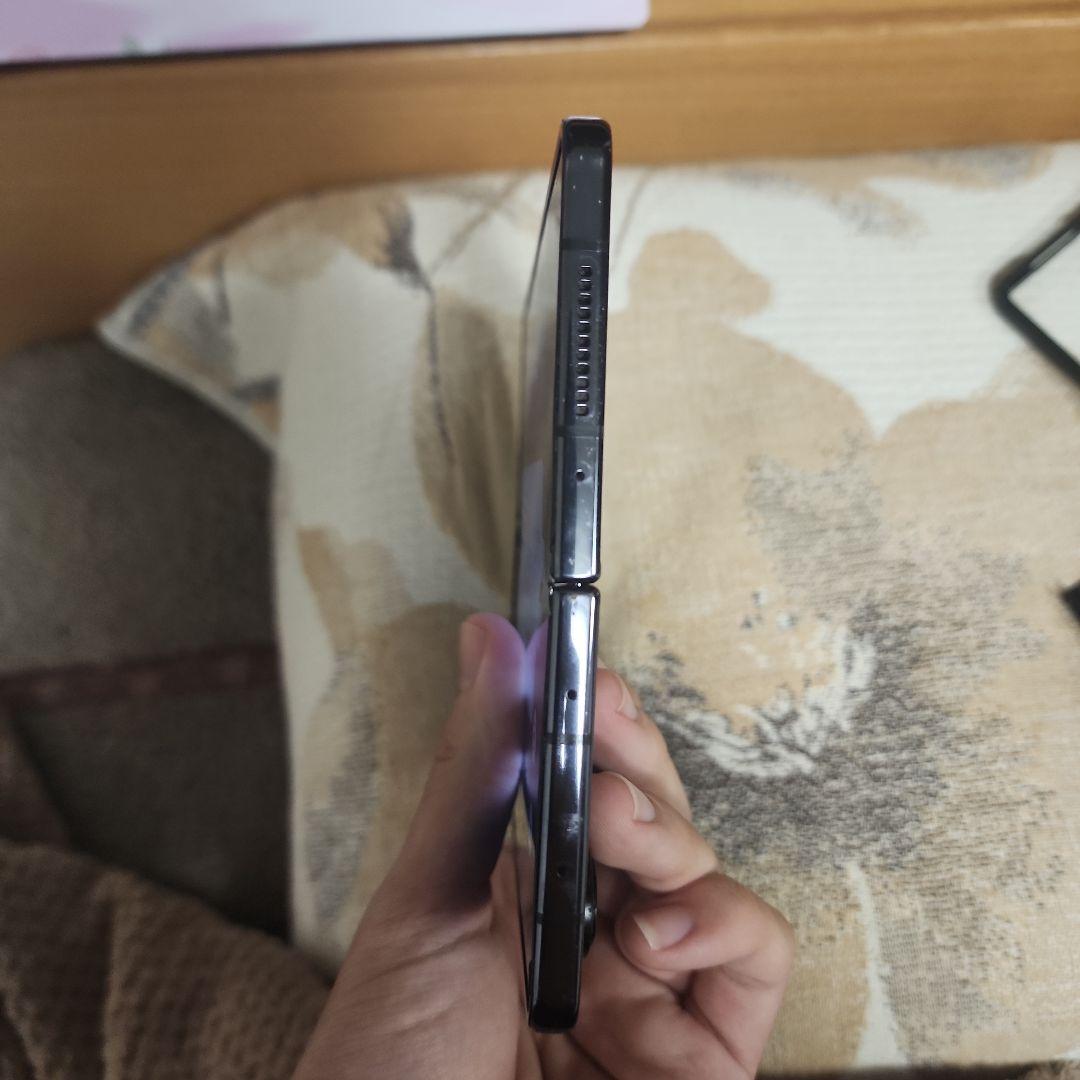 Samsung Galaxy Z Fold 4 本体