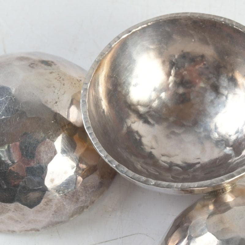 金工作家　櫻内邦子作　純銀刻印　銀塩胡椒入　約36g　匙付　共箱　V　9561