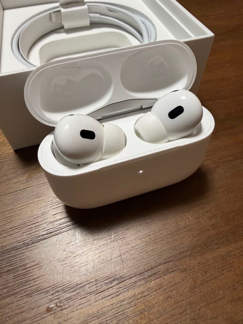 AirPods Pro2 本体 充電ケース付き　美品