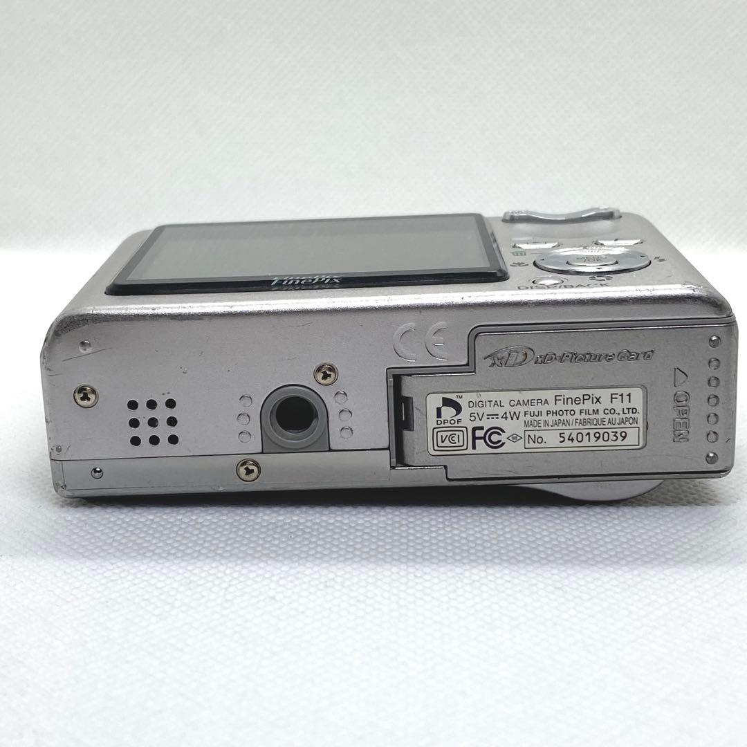 【動作品】FUJIFILM Fine Pix F11 コンパクトデジタルカメラ