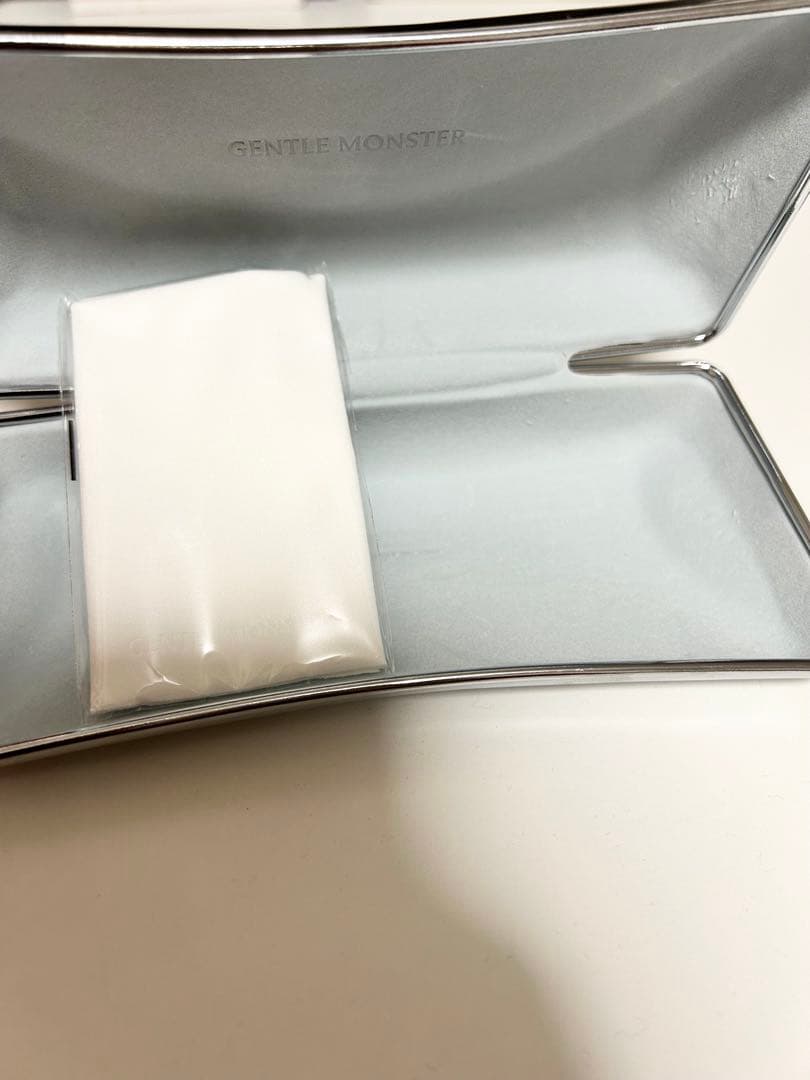 小物 GENTLE MONSTER bold