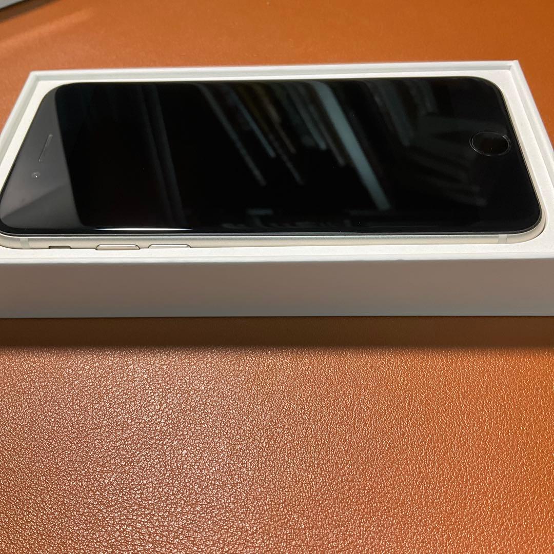 【SIMフリー128GB】iPhone SE 第3世代 スターライト BT85%