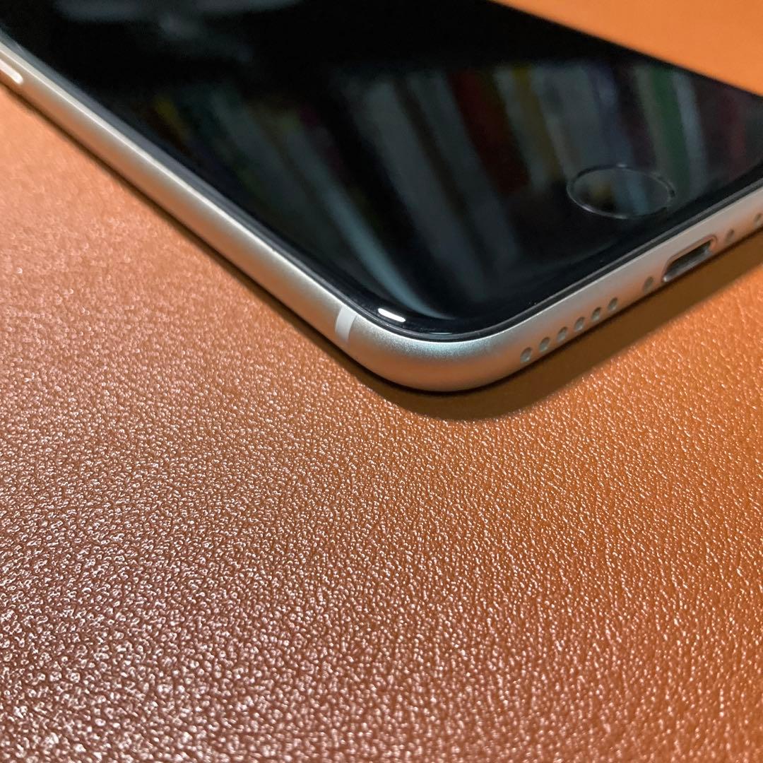 【SIMフリー128GB】iPhone SE 第3世代 スターライト BT85%