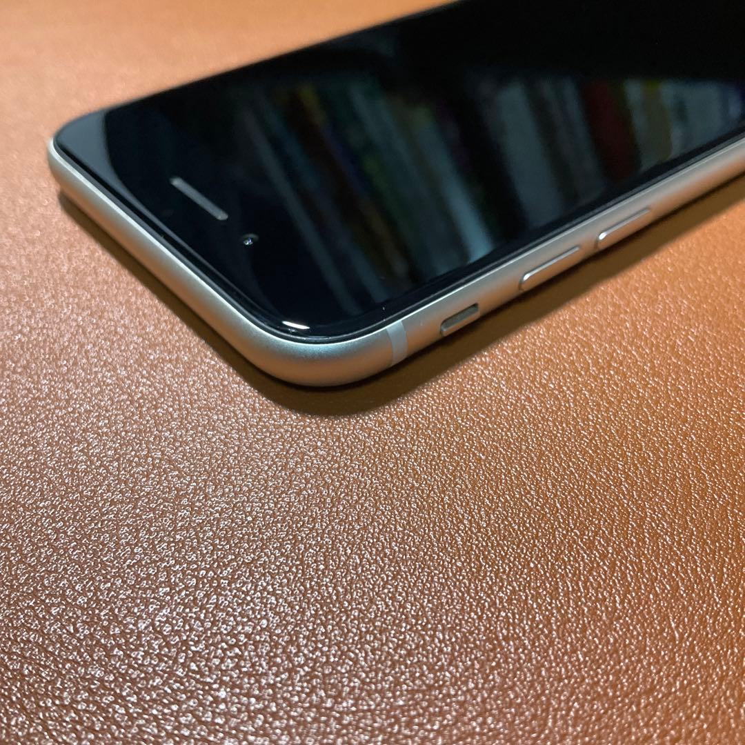 【SIMフリー128GB】iPhone SE 第3世代 スターライト BT85%