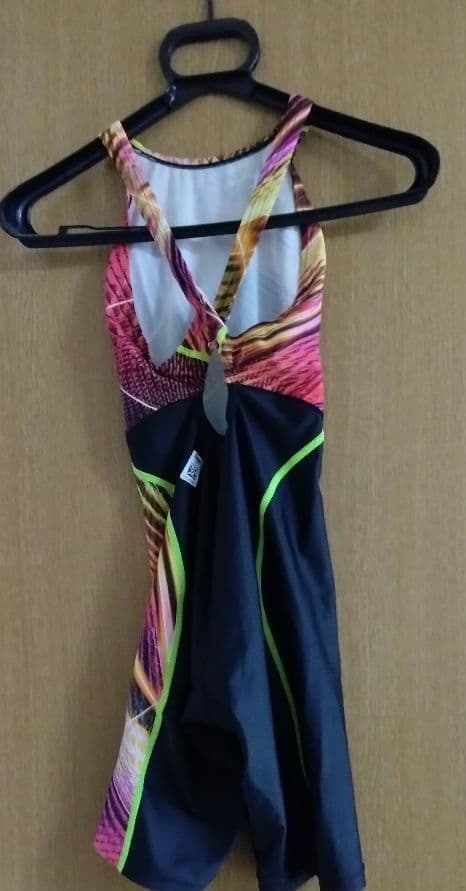 Finaマーク有アリーナ　日本製　レディース　競泳水着　11L クリーニング済み