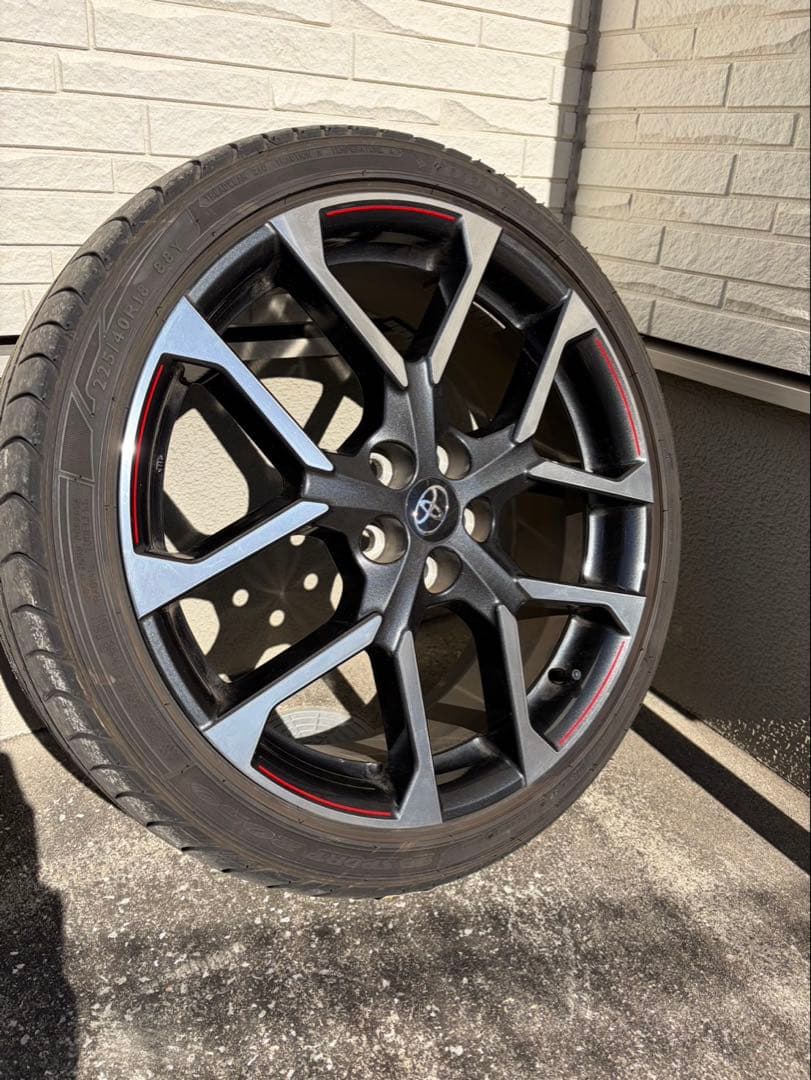 プリウスPHV GR sport 純正18インチタイヤ・ホイール　4本セット