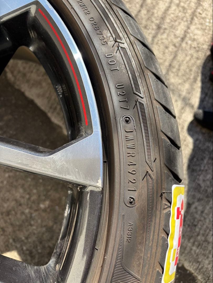 プリウスPHV GR sport 純正18インチタイヤ・ホイール　4本セット